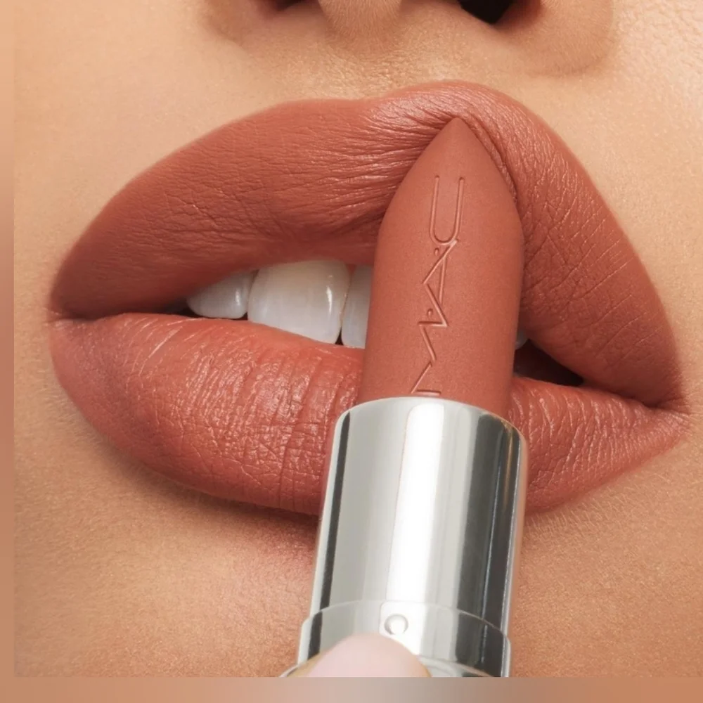 M•A•CXIMAL Silky Matte Lipstick Warm Teddy Warm Nude Brand New in Box Authent